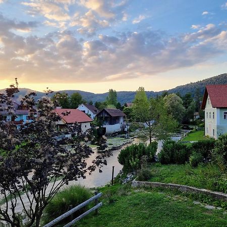 Krka River Lodge Znojile pri Krki Екстериор снимка